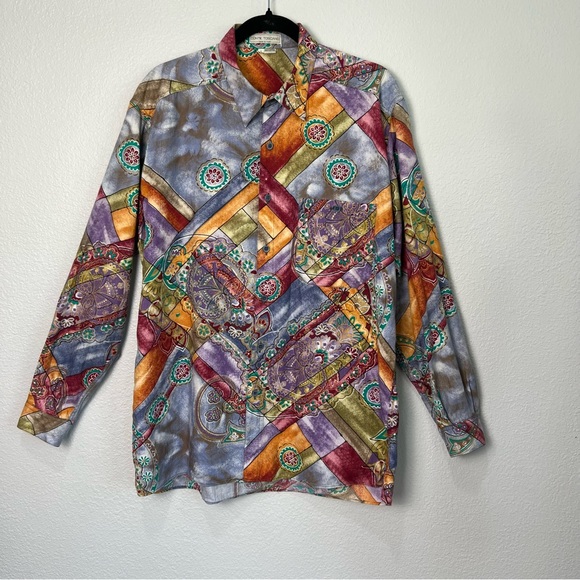 Vibrant Multicolor Men's Casual Button Down Shirt - Picture 3 of 10